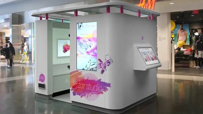 Overview of Star Studio photo booth installed in mall
